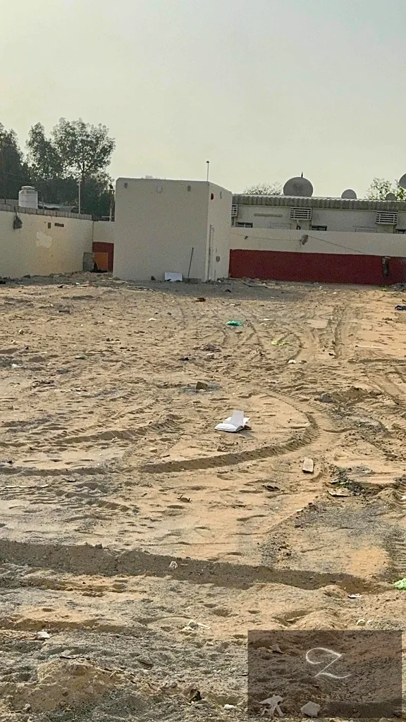 Available fenced land in Sharjah / Al Sajaa Industrial.63622732877953111