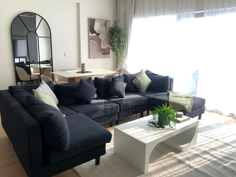 Bright | Large | Next to Metro | Family Friendly63940369001345111
