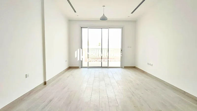 مبنى جديد بالكامل مع مطبخ مجهز وشرفة كبيرة وإطلالة على المسبح63787808983043110
