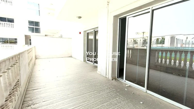 مبنى جديد بالكامل مع مطبخ مجهز وشرفة كبيرة وإطلالة على المسبح63787808983043113