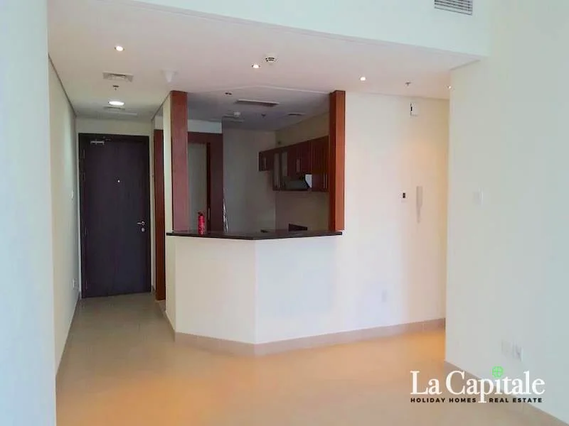 Well Maintained | Lake View | Prime Community63988682857089113
