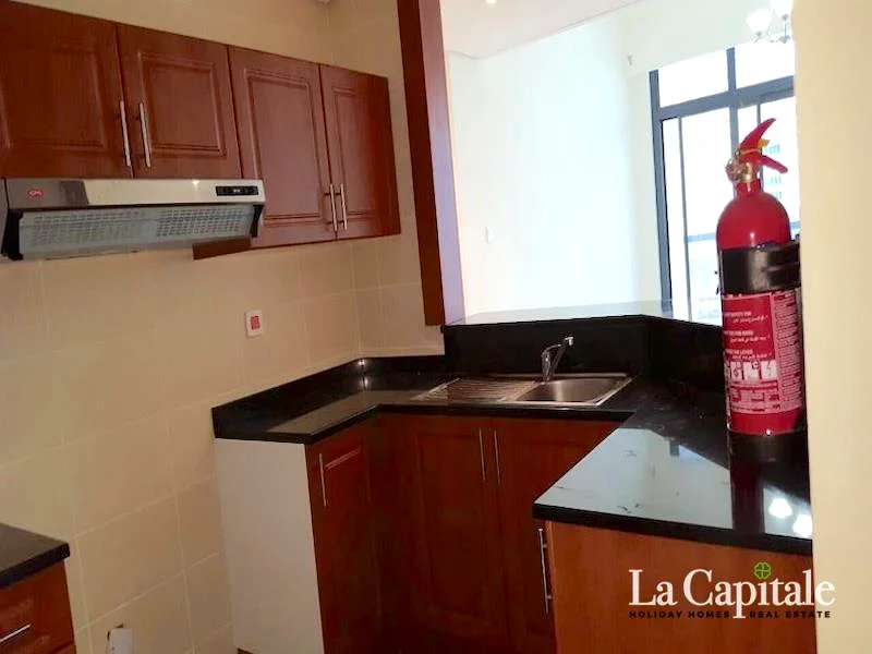Well Maintained | Lake View | Prime Community63988682857089114