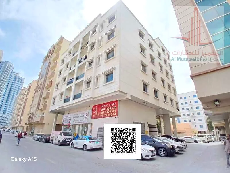 للإيجار السنوي - غرفة عائلية وصالة - مبنى حديث - سعر معقول - موقع حيوي63721797866753110