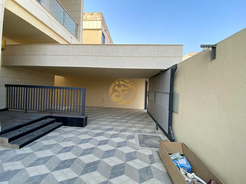 Corner 5BR Luxury Villa | Prime Spot | Freehold63870241251201111