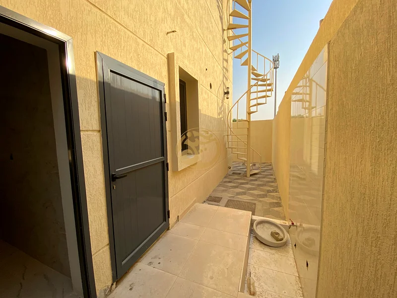 Corner 5BR Luxury Villa | Prime Spot | Freehold63870241251201114