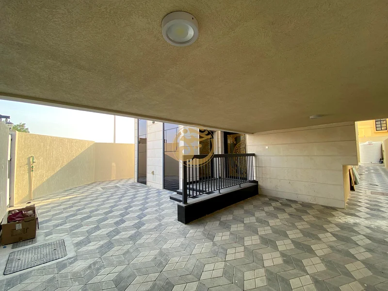 Corner 5BR Luxury Villa | Prime Spot | Freehold63870241251201113