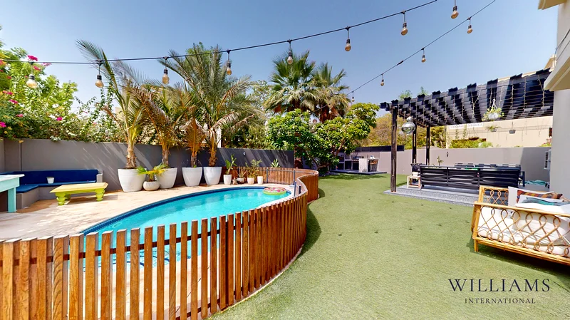 FULLY RENOVATED | PRIVATE POOL |VACANT ON TRANSFER63917562841219112