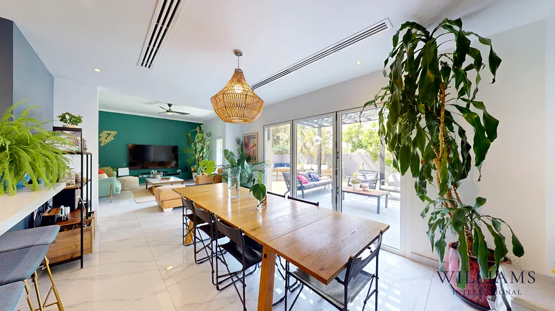 FULLY RENOVATED | PRIVATE POOL |VACANT ON TRANSFER63917562841219114