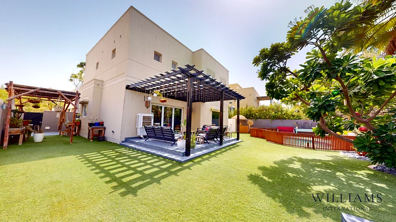 FULLY RENOVATED | PRIVATE POOL |VACANT ON TRANSFER63917562841219111