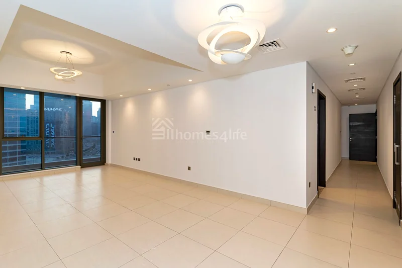3 غرف نوم + غرفة خادمة | غير مفروشة | وحدة واسعة63769240432386110