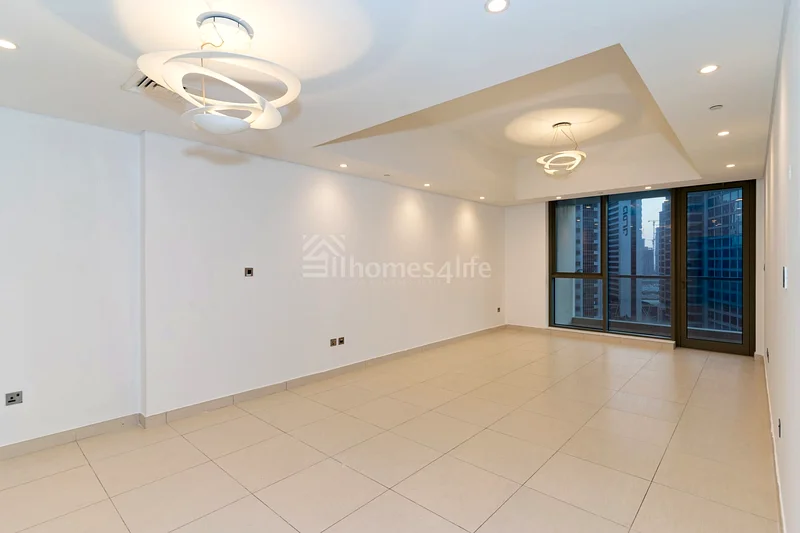 3 غرف نوم + غرفة خادمة | غير مفروشة | وحدة واسعة63769240432386112