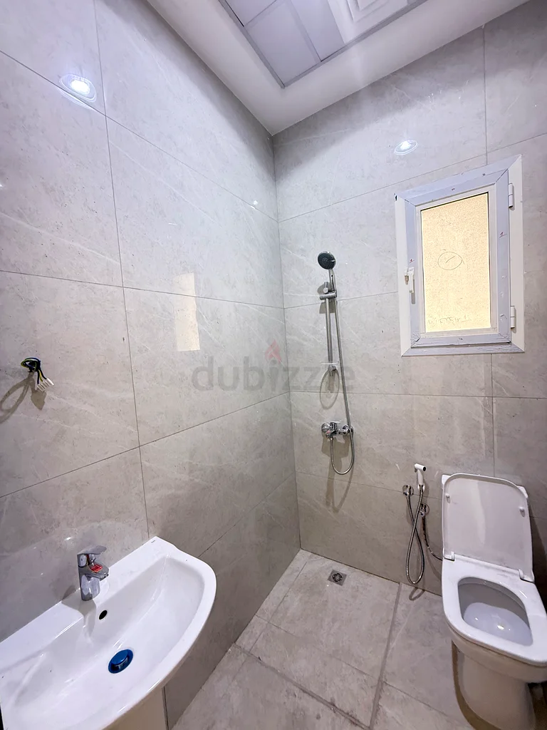 BRAND NEW FAMILY ROOM ATT BATHROOM VERY CLEAN PLACE BEHIND MEDCARE ROYAL HOSPITAL63624641998849112