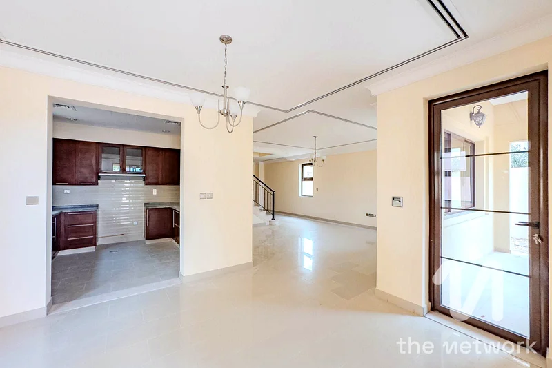 Unfurnished| 2 Cheques | Great Location63727208170113111