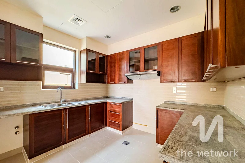 Unfurnished| 2 Cheques | Great Location63727208170113112