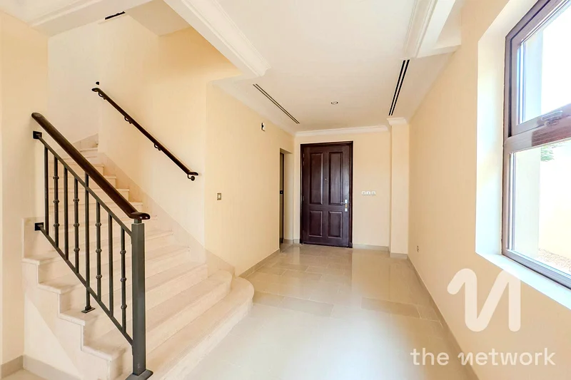 Unfurnished| 2 Cheques | Great Location63727208170113114
