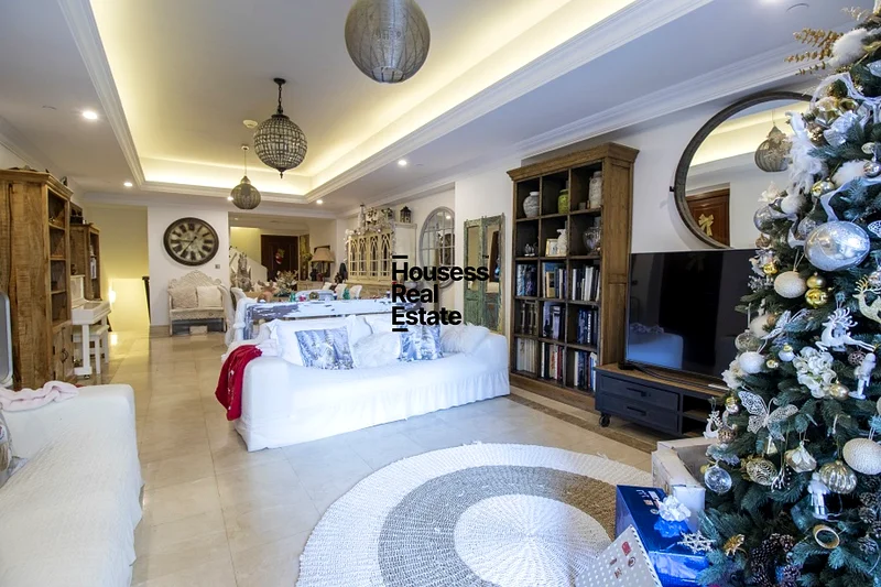موقع متميز | واسع | وصول إلى الشاطئ | شاغر64007796788097111