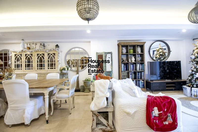 موقع متميز | واسع | وصول إلى الشاطئ | شاغر64007796788097114