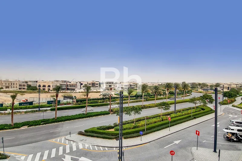شرفة كبيرة | غرفة خادمة | إطلالة على ملعب للجولف63804773765377110