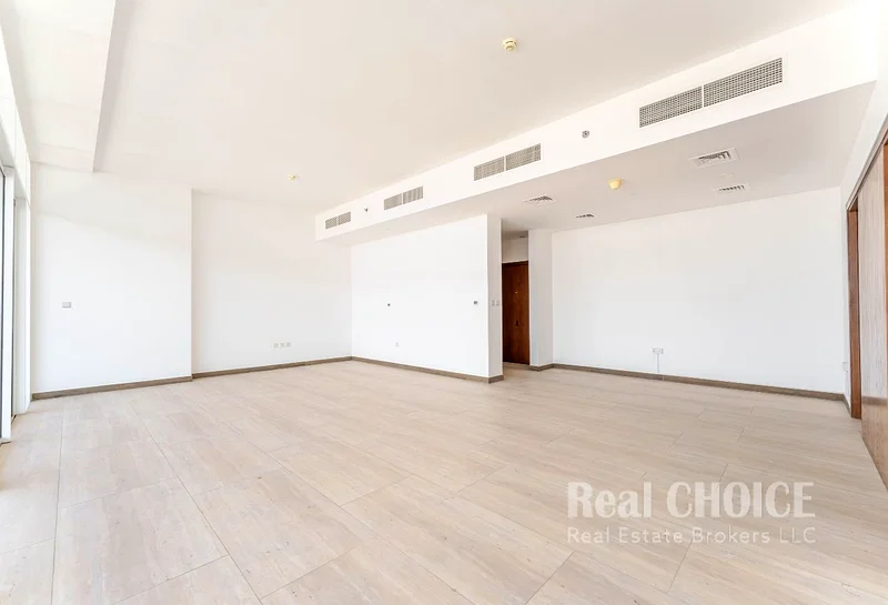 طابق عالي | مطبخ مغلق | حفاظ جيد | شاغر63781516131202114