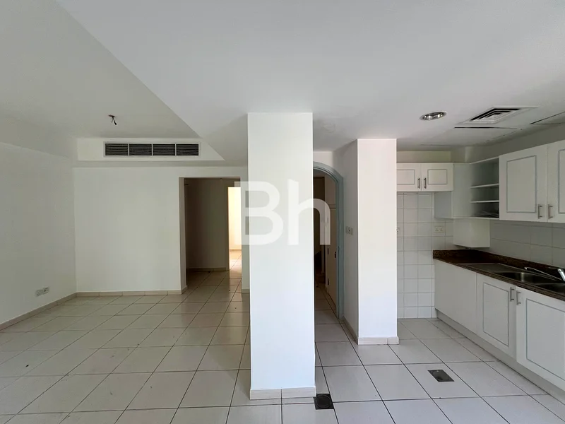 VACANT | RARE LOCATION | POOL PARK VIEW63922744444929113