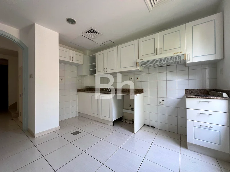 VACANT | RARE LOCATION | POOL PARK VIEW63922744444929114
