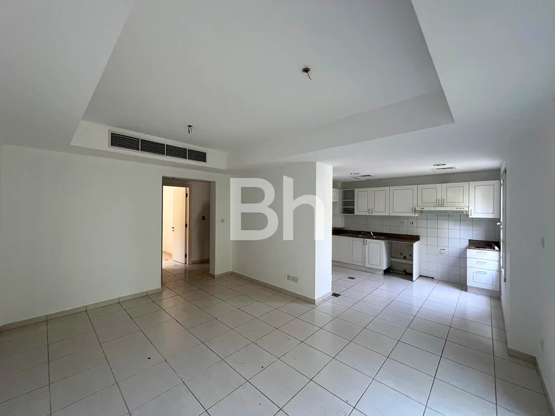VACANT | RARE LOCATION | POOL PARK VIEW63922744444929111