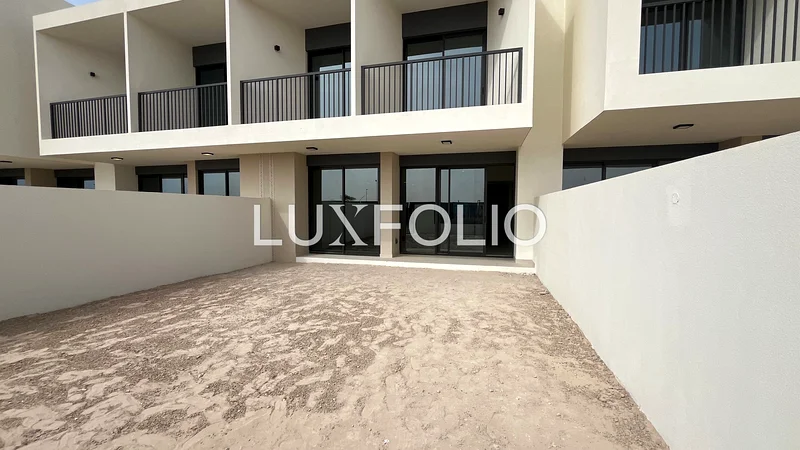 Single Row | Extremely Close- by Amenities63737448092802111