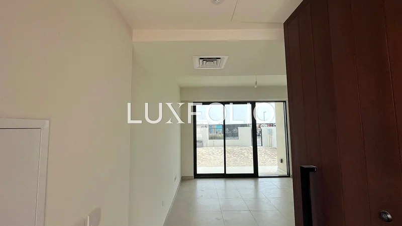 Single Row | Extremely Close- by Amenities63737448092802114