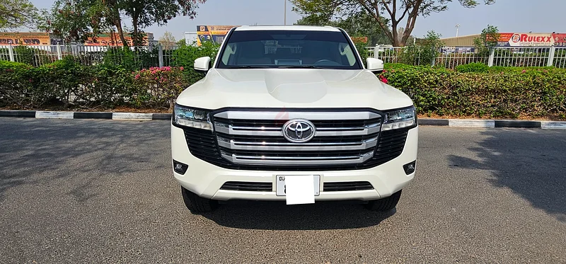 TOYOTA LAND CRUISER GXR TWIN TURBO KM 14000 ONLY G.C.C ACCIDENT FREE ORIGINAL PAINT63613129994370112