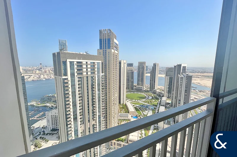 شاغرة | 3 غرف نوم وغرف خدم | إطلالة برج خليفة64024949707395110