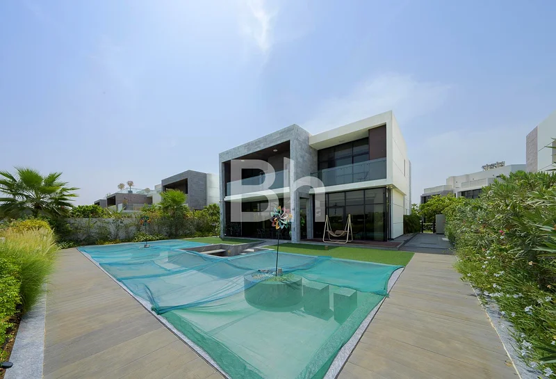 Vacant | Large Plot | Full Golf View | Fendi Villa63970972234370110