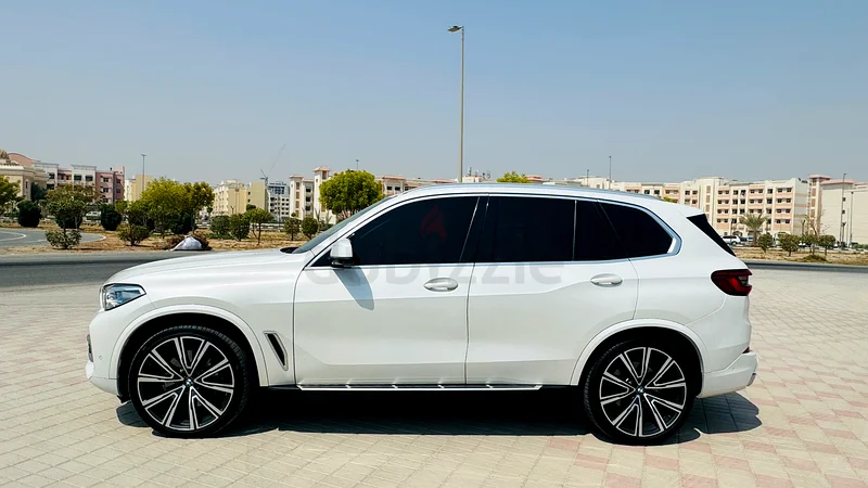 BMW X5 Xdrive50i - 137,566 KM63612446259458111