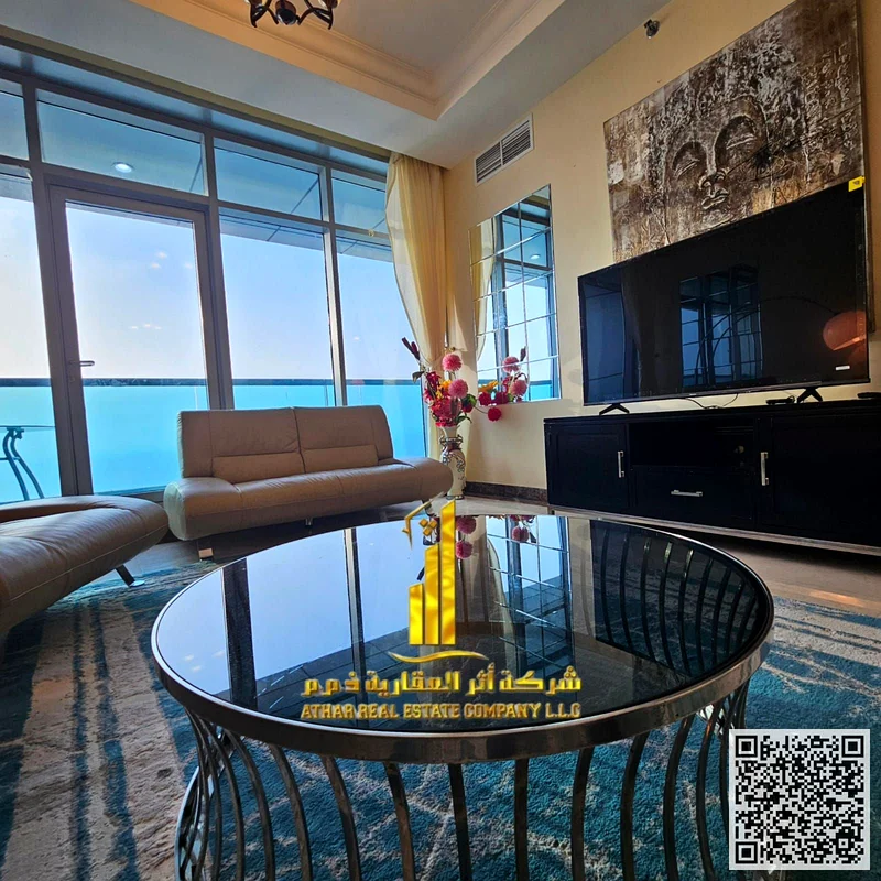 شقة دوبلكس فاخرة بإطلالة على البحر، ثلاث غرف نوم وصالة، مفروشة حديثًا، للإيجار الشهري في عجمان - الكورنيش - ريزيدنس تاورز63853241184769111