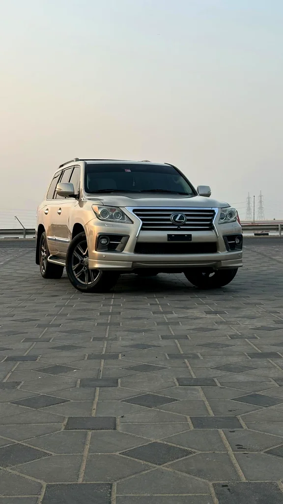 Lexus LX570 2014 | GCC Specs | Excellent Condition63613736847234112