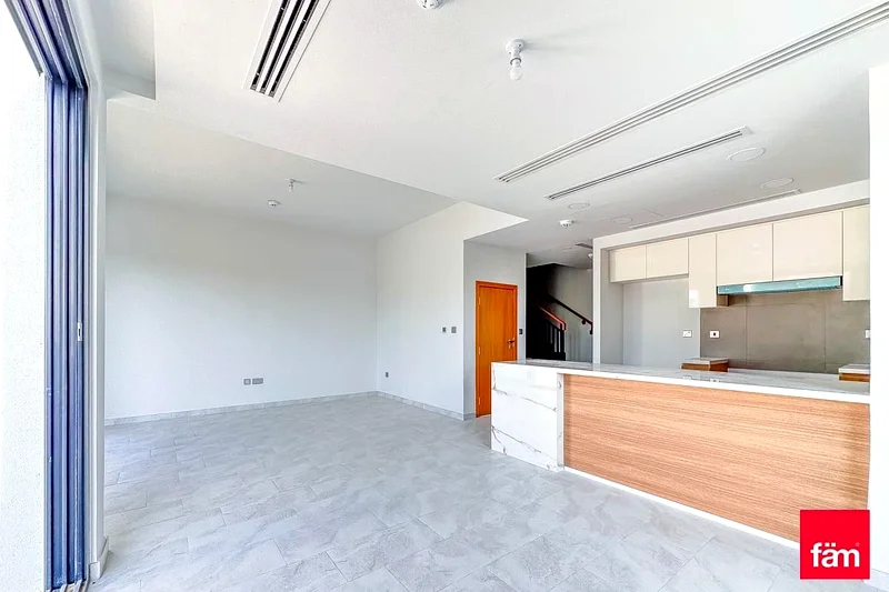 execlusive / 2 min to main park /63735762446465113