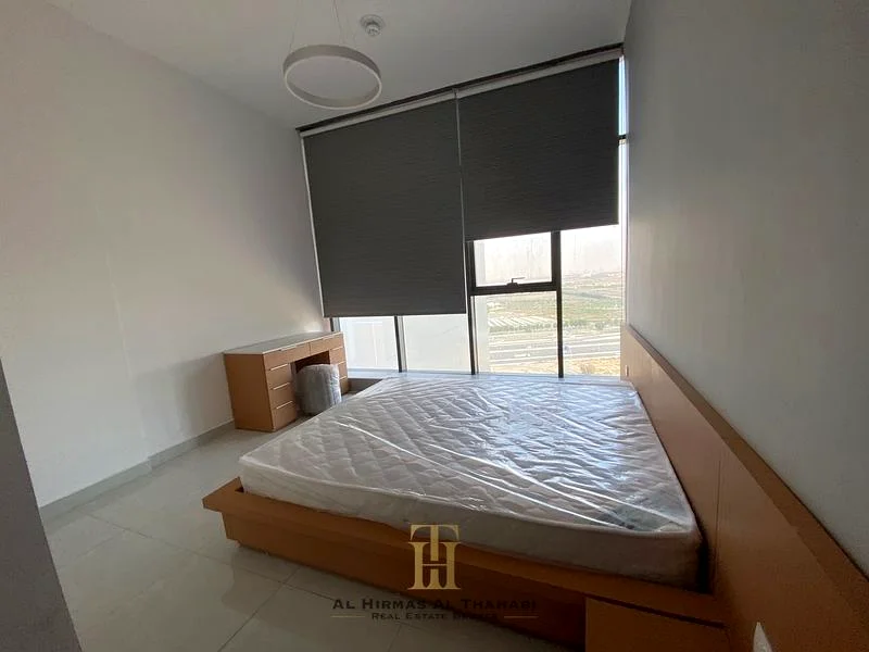 Huge Space 1BR / Sunny View / Prime Area / Vacant63731923245059111