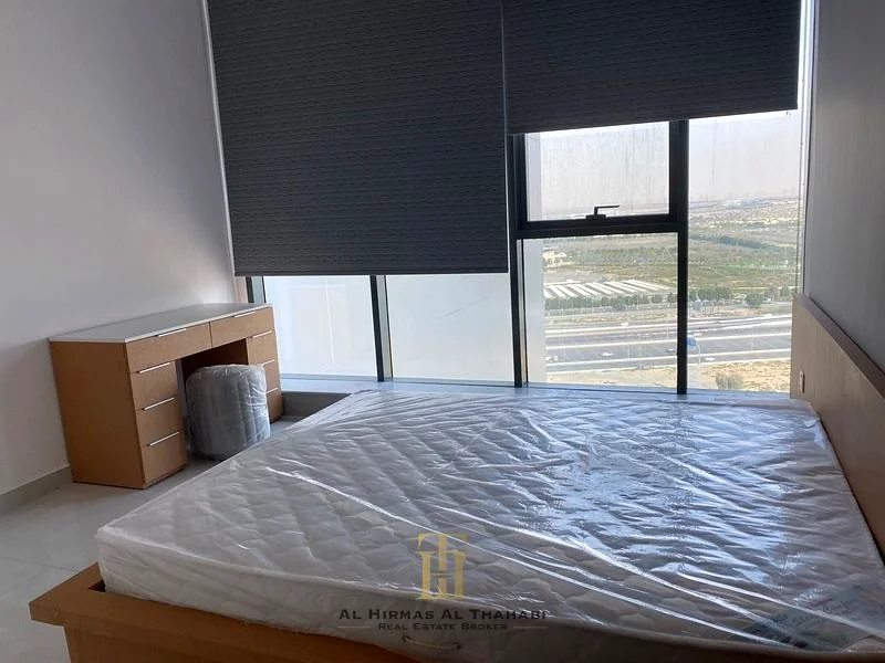 Huge Space 1BR / Sunny View / Prime Area / Vacant63731923245059113