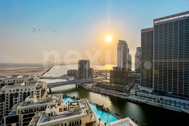 منظر خط سير دبي | وصول إلى البحيرة | معيشة فاخرة63760716346243113