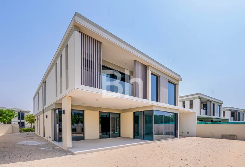 Luxury Villa with Garden Suite | Grand Layout63735490778242112