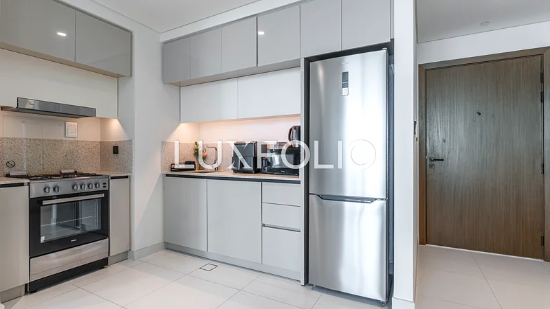Chiller Free | Vacant Sept | Partial Sea View63733597102850113