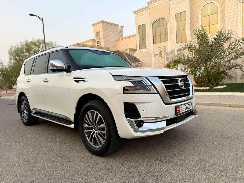 نيسان بترول بلاتينيوم SE V6 ،خليجي موديل 2021، صبغة وكالة، وبحالة الوكالة كامل، تشيكات وكالة  .63612799370626117