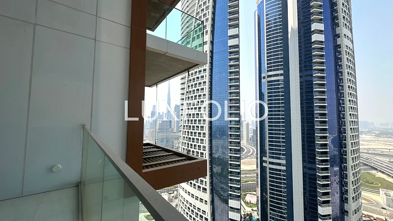 شقة دوبلكس مفروشة على طراز حديث مع إطلالة على برج خليفة63794402408195114