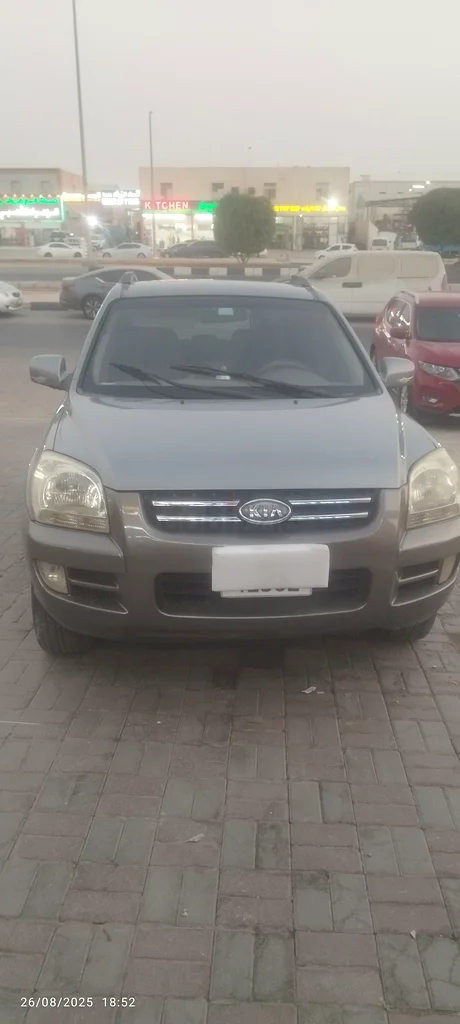Abu Dhabi Al Moshref next to Jumeirah Mosque63699037940609113