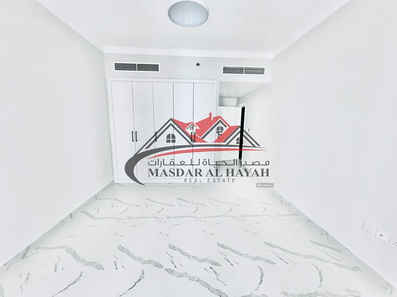 Premium Quality Unit | Mid Floor | Balcony wardrobe Parkin | Hearts of School Zone63812426528771110