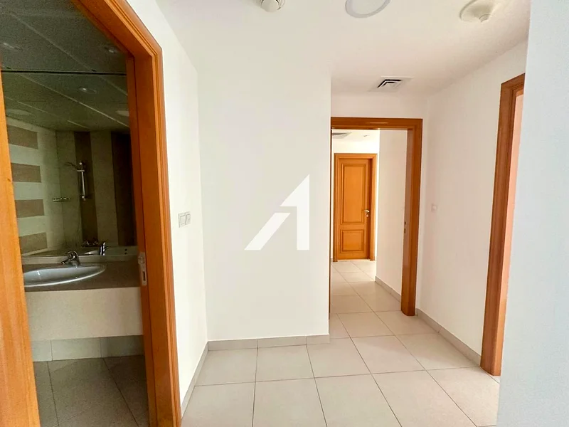 موقع متميز | طابق عالي | قريب من محطة المترو63746035802498114