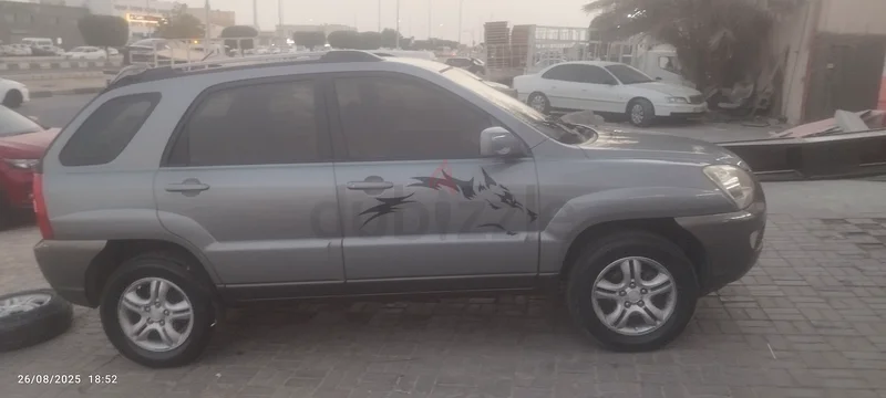 Abu Dhabi Al Moshref next to Jumeirah Mosque63699037940609110
