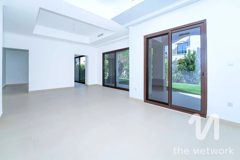 Vacant Now | Community View | Stunning Garden63727208322817111