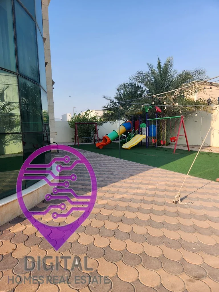 فيلا فاخرة بـ 5 غرف نوم - غرفة خادمة - واسعة63743415568386112