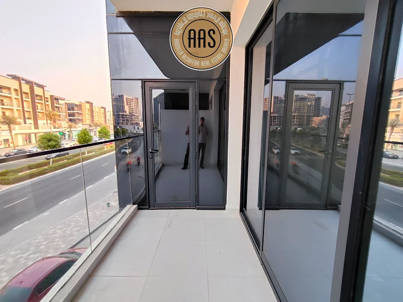 شقة واسعة بغرفة نوم واحدة مع شرفة كبيرة في عرجان63764292330369111