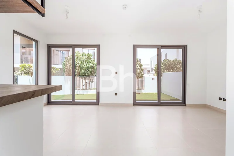 Single Row | Walk to RGS | Brand NEW63806793481473111